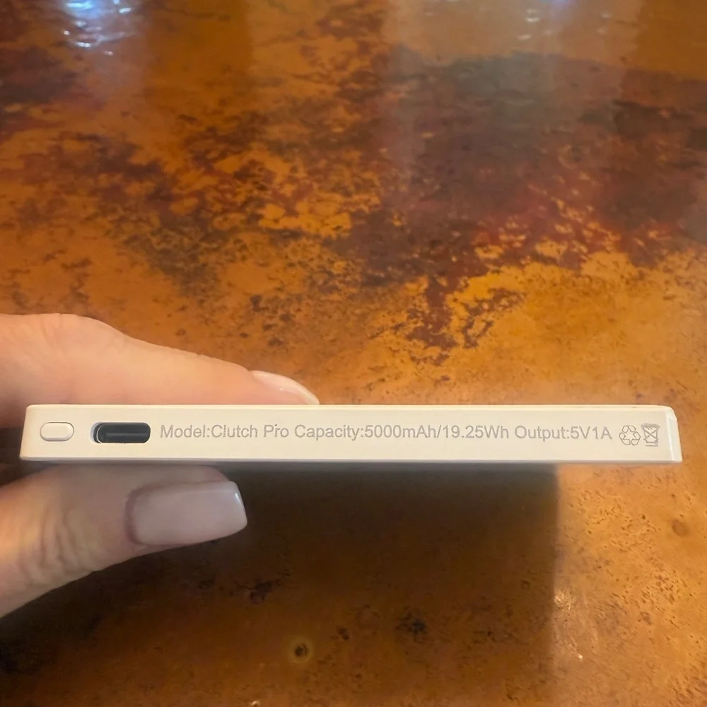 Clutch Pro lightning charger for iPhone 14 and older
